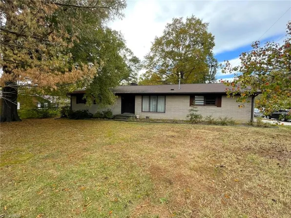 3100 Pinecroft Rd, Greensboro, NC 27407