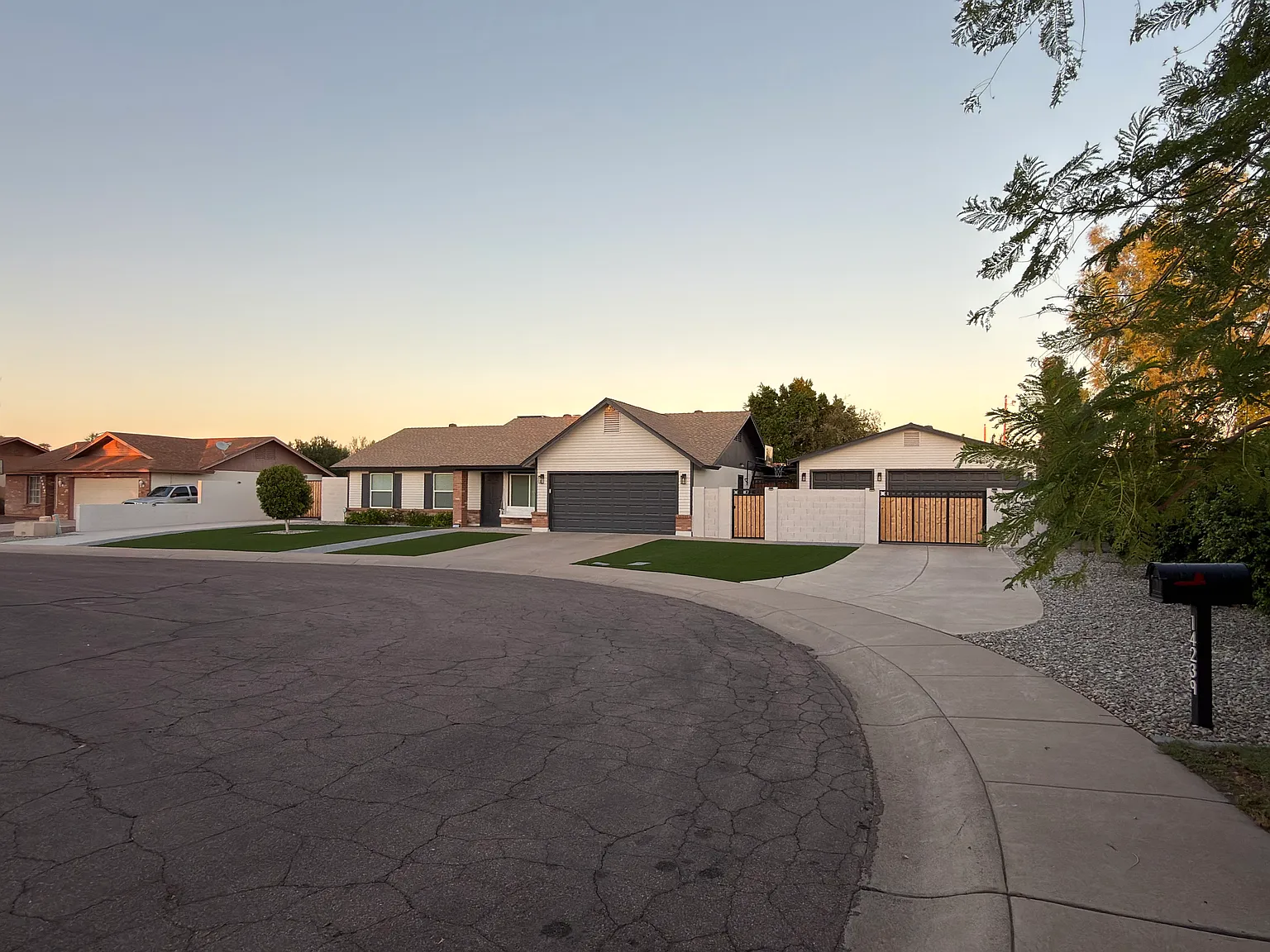 4 bed, 1587 sqft, $4,200 — Photo 2
