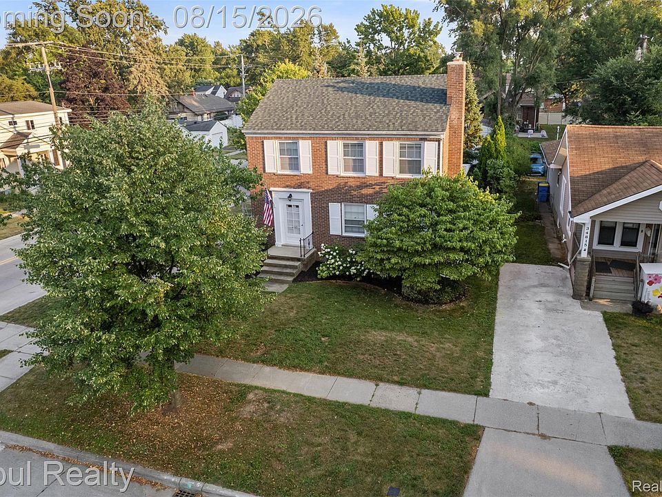 1st image of 34805 Chestnut St