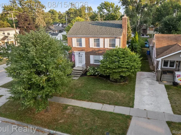 34805 Chestnut St, Wayne, MI 48184