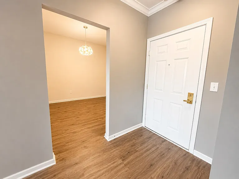2704 Bradford Commons Dr #201 — Photo 4