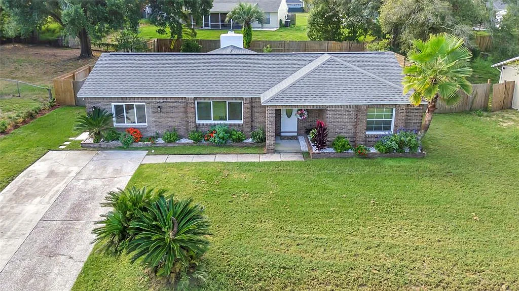 3 bed, 3.0 bath, 1600 sqft, $2,700 — Photo 3