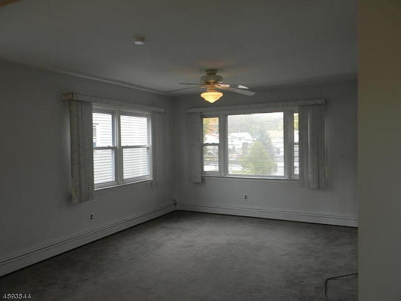 2nd image of 420-422 Broughton Ave #2