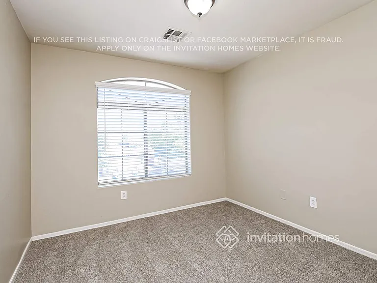 5814 S 11th St — Photo 12