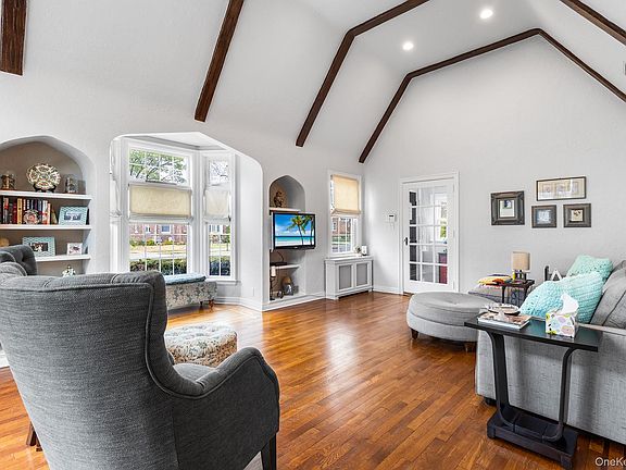 4th image of 524 Concord Avenue