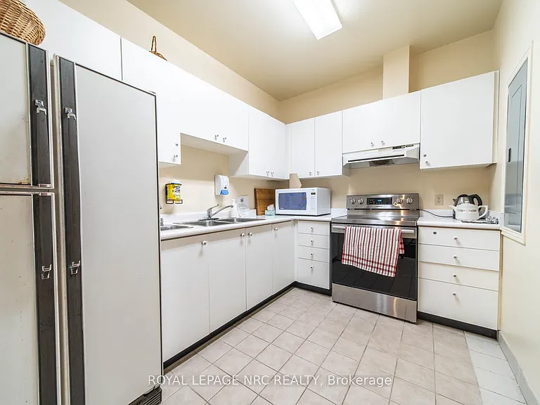 8111 Forest Glen Dr #418 — Photo 12