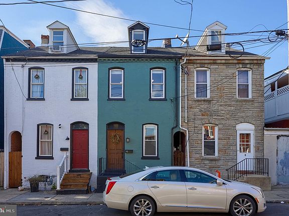 2nd image of 10 Locust St