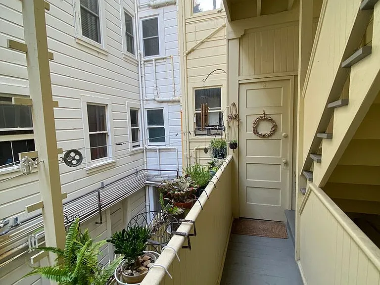 2233 Larkin St #1 — Photo 8