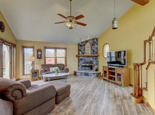 W243S7125 Cameron Dr, Waukesha, WI 53189
