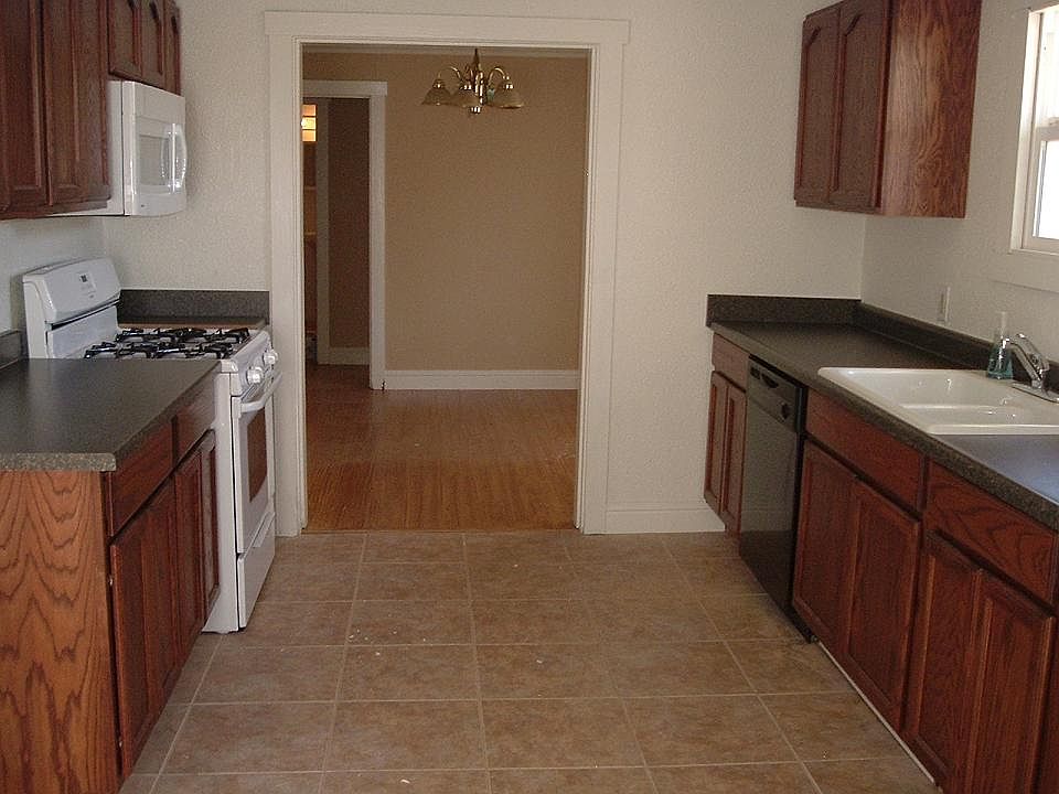 2nd image of 3100 33rd Ave