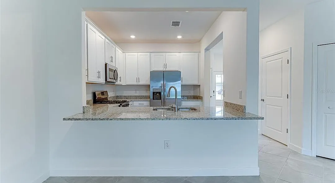 3 bed, 1879 sqft, $2,800 — Photo 3