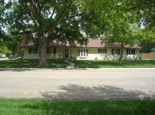 421 S Kansas Ave, Waterville, KS 66548