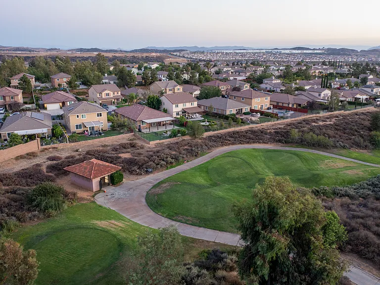 38152 Mulligan Dr — Photo 38