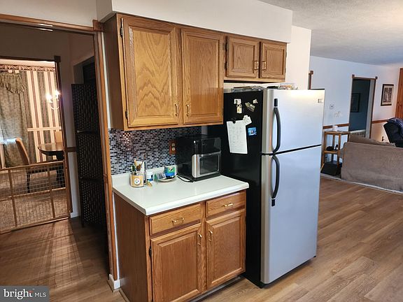 5th image of 109 Jones Ct