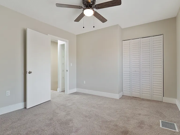 Emerald Cove West — Photo 25