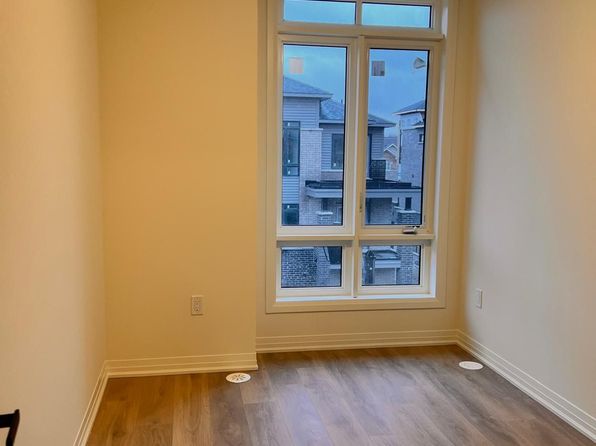 13 Emmas Way, Whitby, ON L1R 0S7