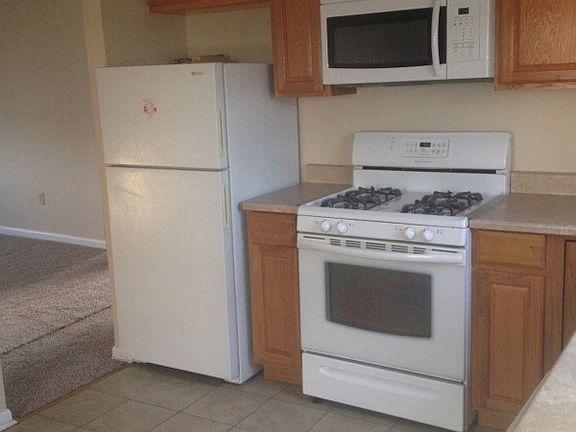 kitchen also has large eating area