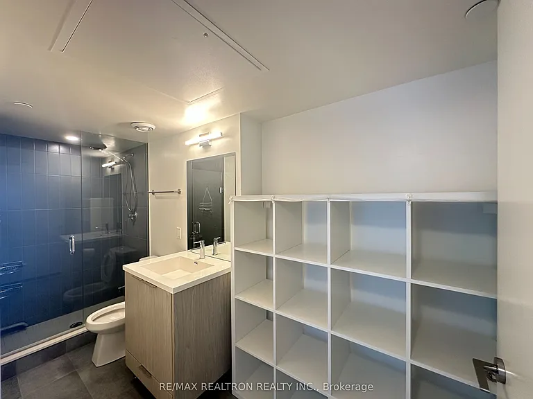 60 Shuter St #2602 — Photo 11