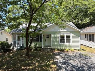 528 Barrington Dr, Roswell, GA 30075