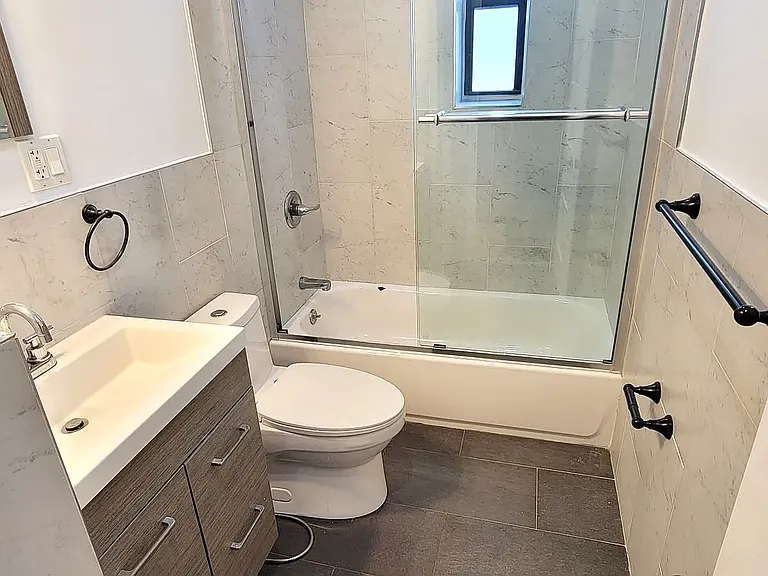 316 Franklin Ave #1 — Photo 4