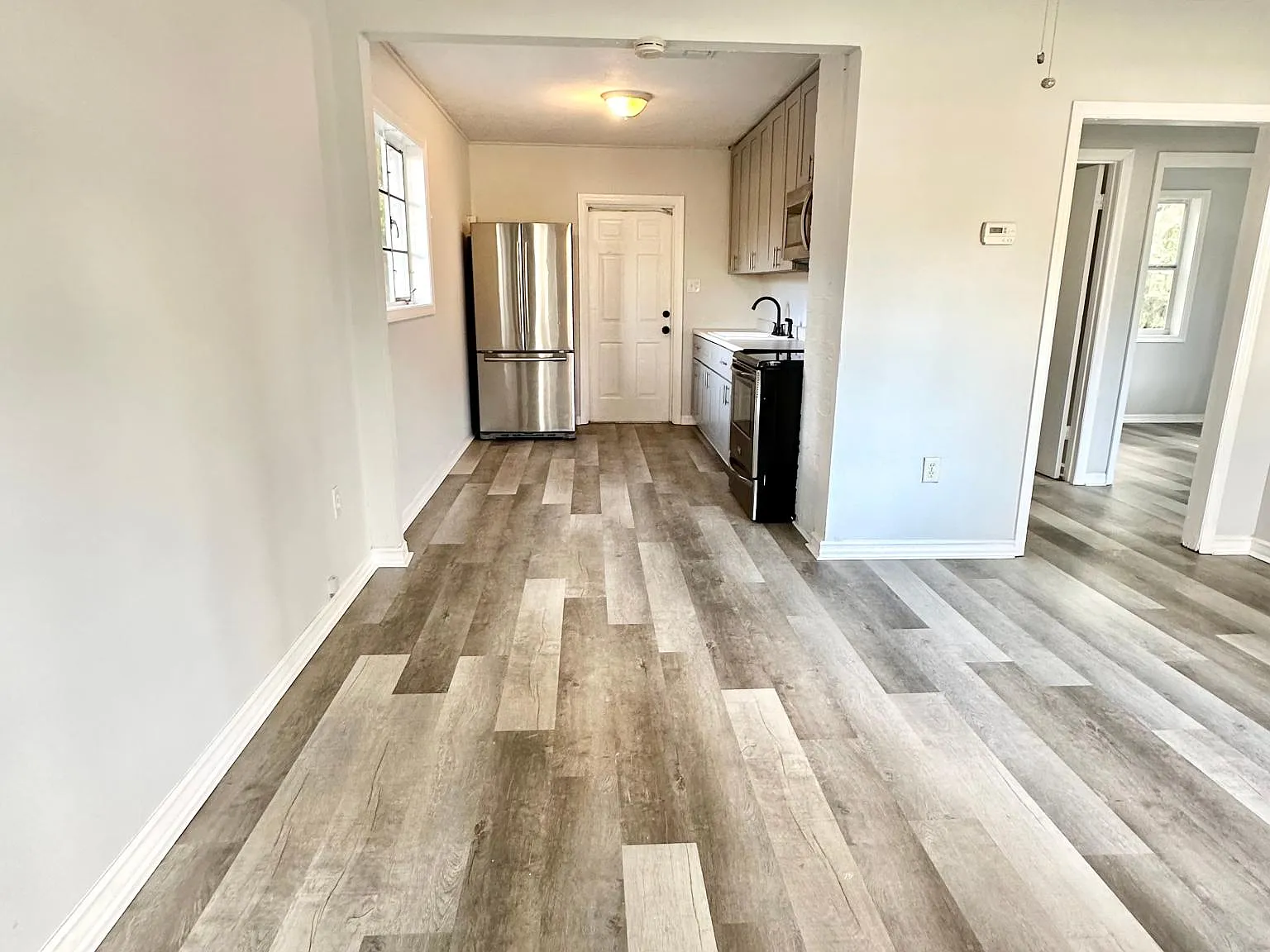 3607 Lindell Ave — Photo 4