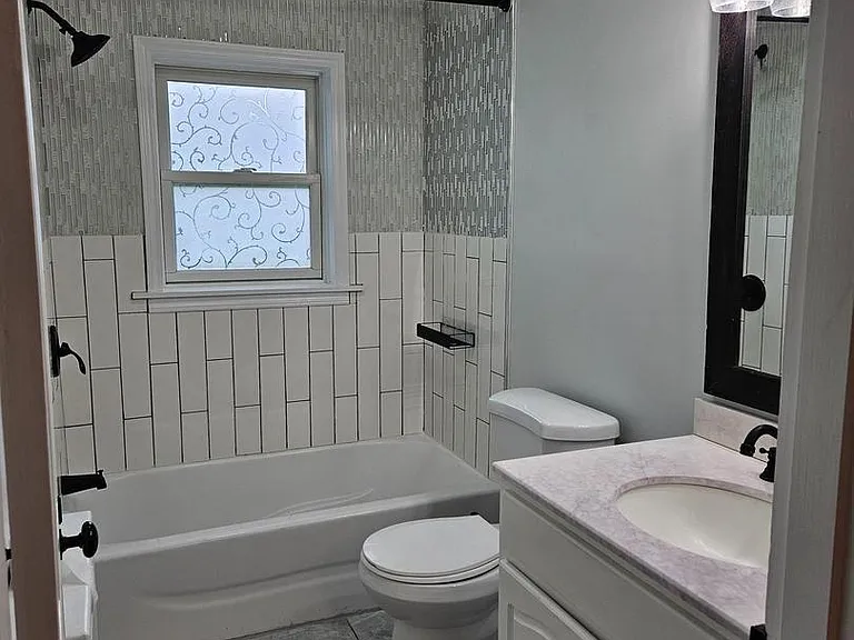 353 Jefferson Ave — Photo 16