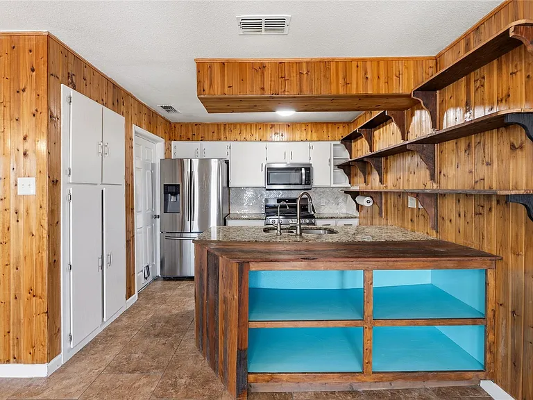 7000 Shannon Dr — Photo 12