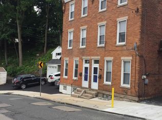 276 Green Ln, Philadelphia, PA 19128