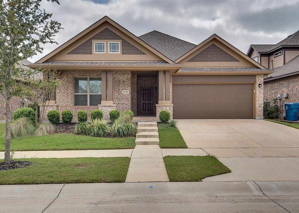 1st image of 1717 Henderson Dr