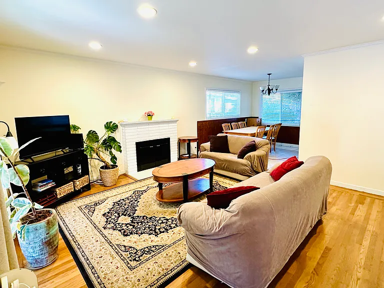 2316 Cooley Ave — Photo 1