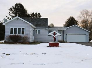 1174 N Gulliver Rd, Gulliver, MI 49840