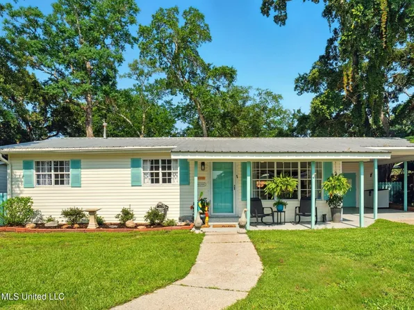 110 Oak Gardens Ave, Long Beach, MS 39560