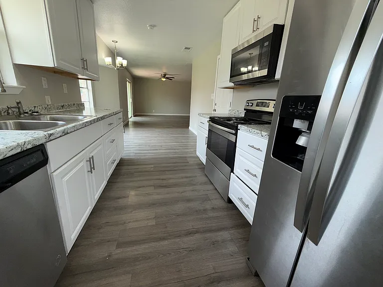 5522 Grand Lake Dr — Photo 8