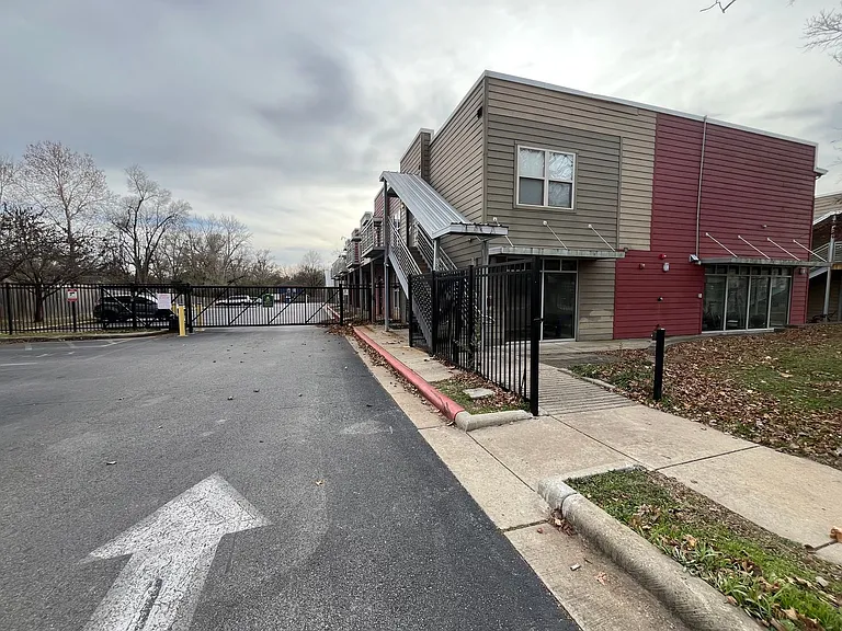 1200 W Walnut Street — Photo 10