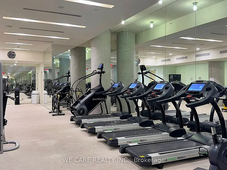 15 Grenville St #609 — Photo 7