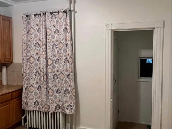 5th image of 313 Sherman Ave #1