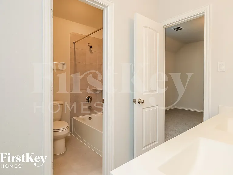 24323 Huntcliff Dr — Photo 13
