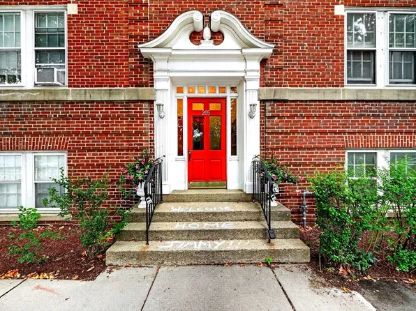 205 Mount Auburn St APT 1D, Cambridge, MA 02138