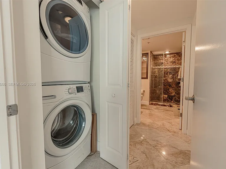 325 S Biscayne Blvd #4222 — Photo 28