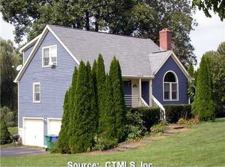 3 Countryview Dr, Bloomfield, CT 06002
