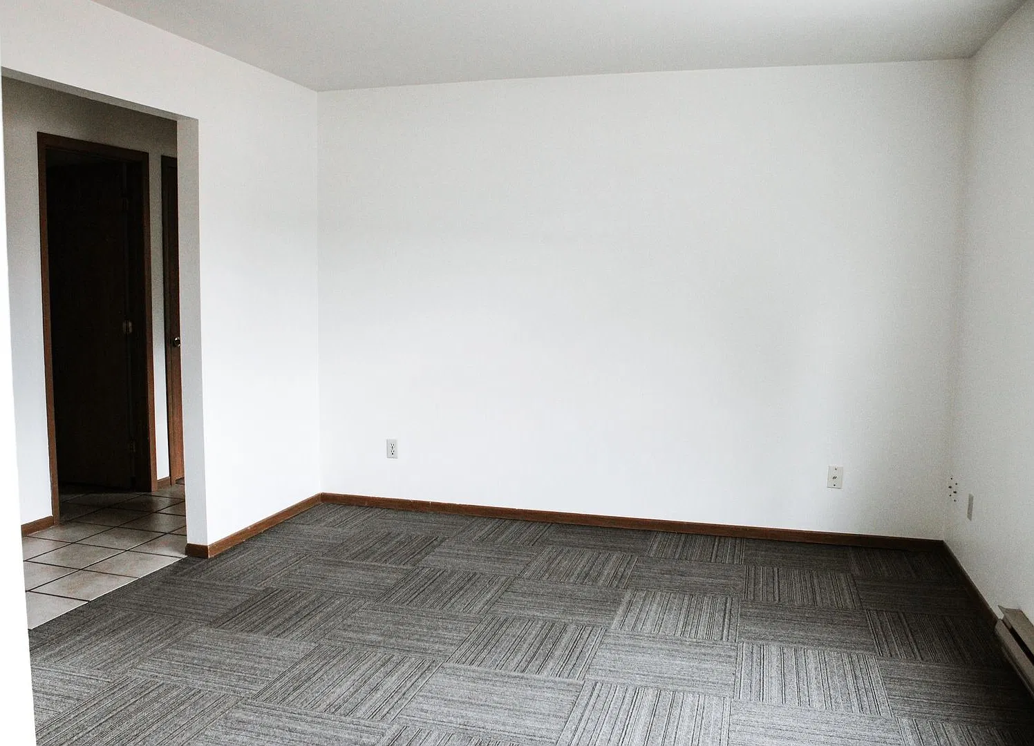 1103 Glades — Photo 3