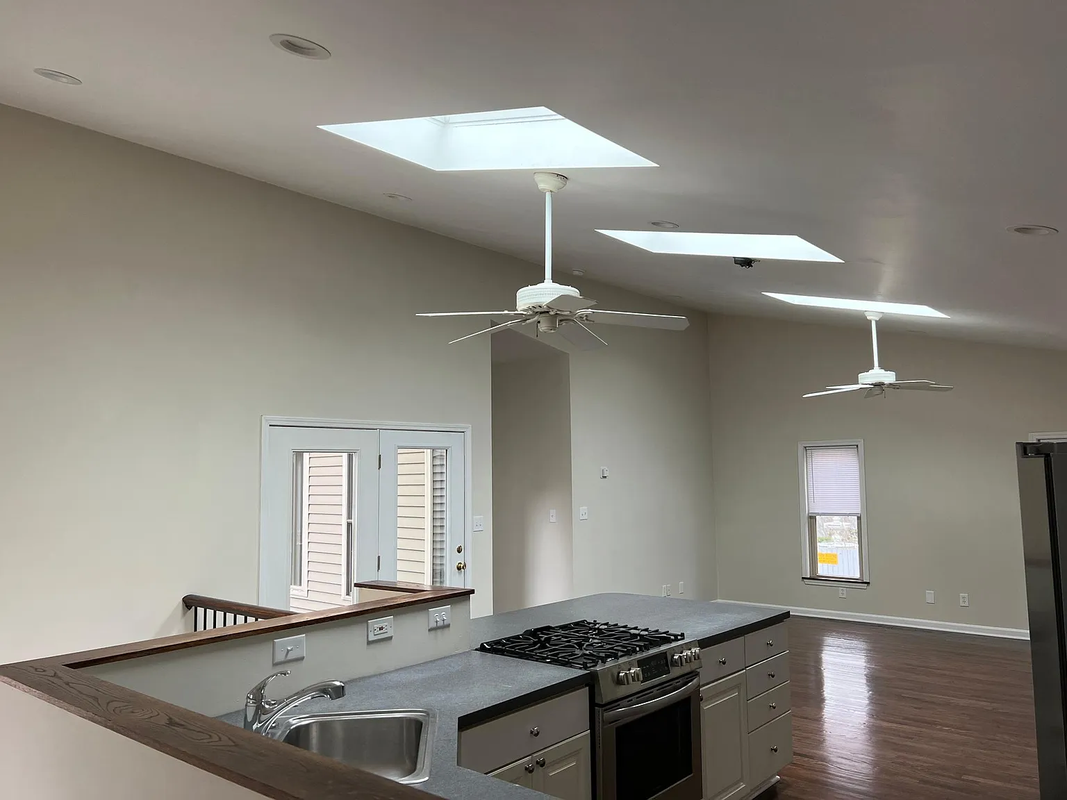 1 bed, 1200 sqft, $1,495 — Photo 2