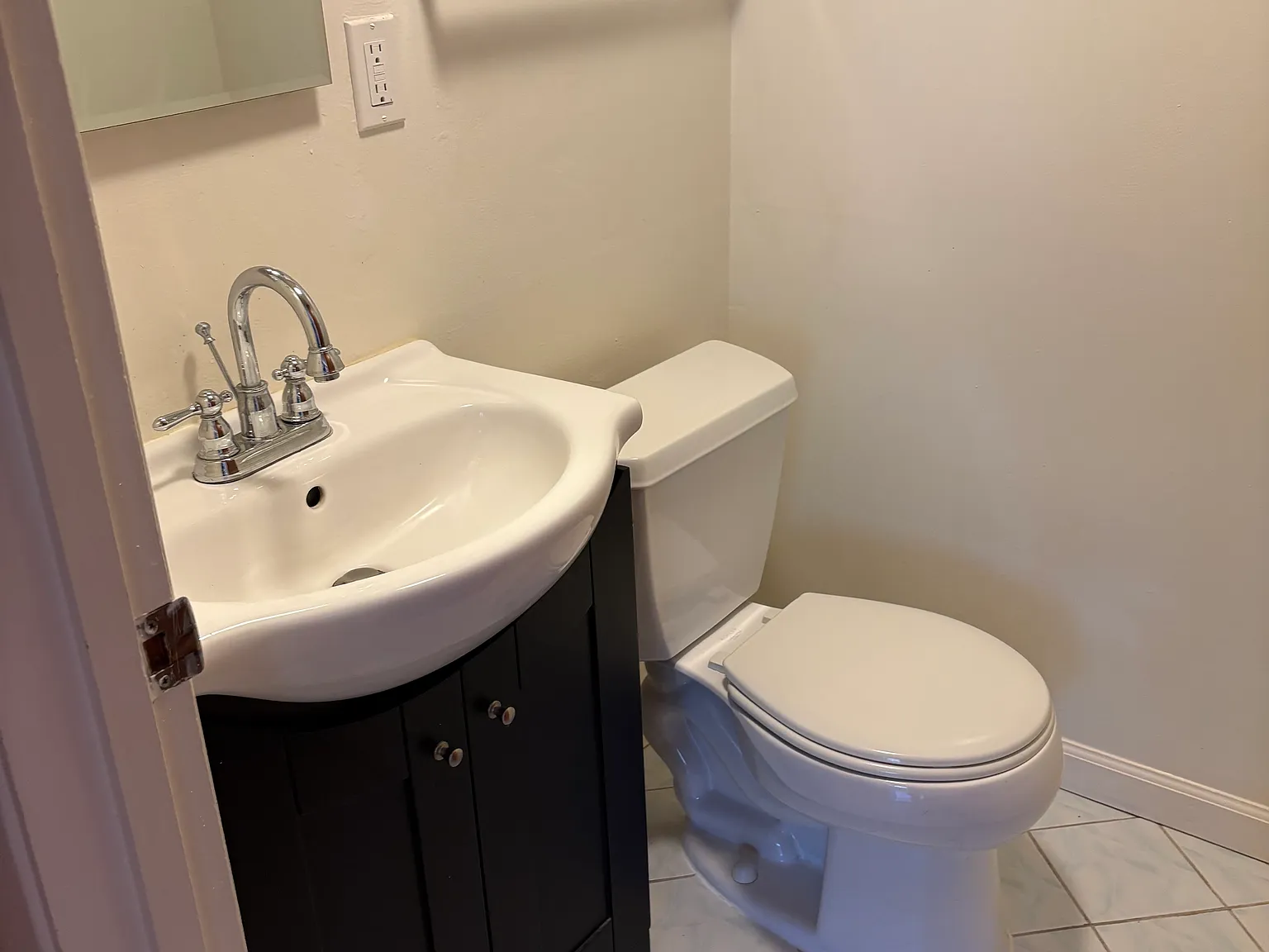 2 bed, 1.5 bath, 950 sqft, $3,500 — Photo 4
