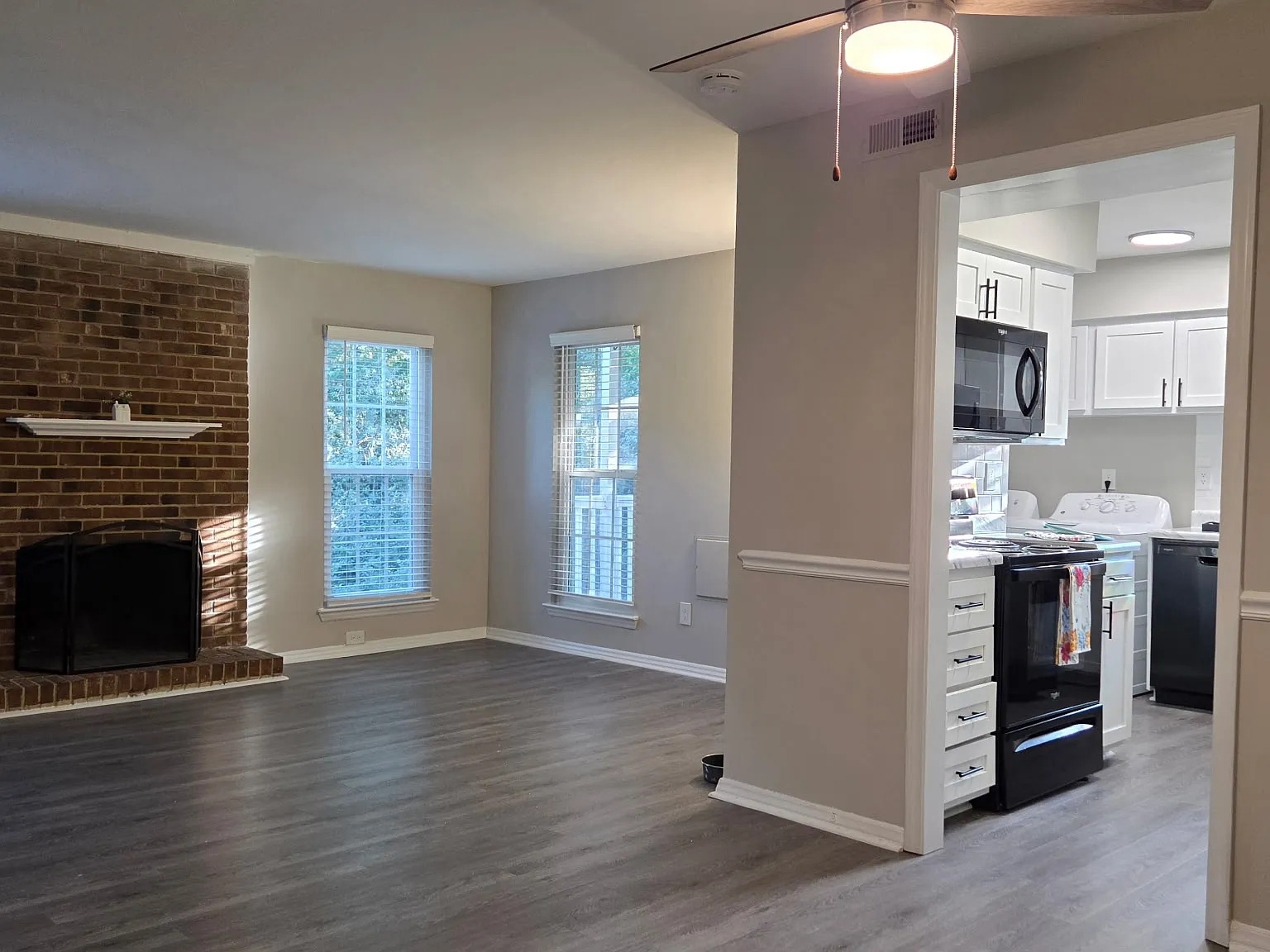 Huntington Apartments — Photo 2