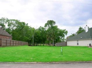 6915 Broadleaf Dr, Beaumont, TX 77708