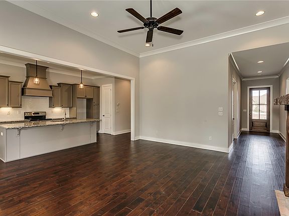 4th image of 11442 Dyer Ln #260