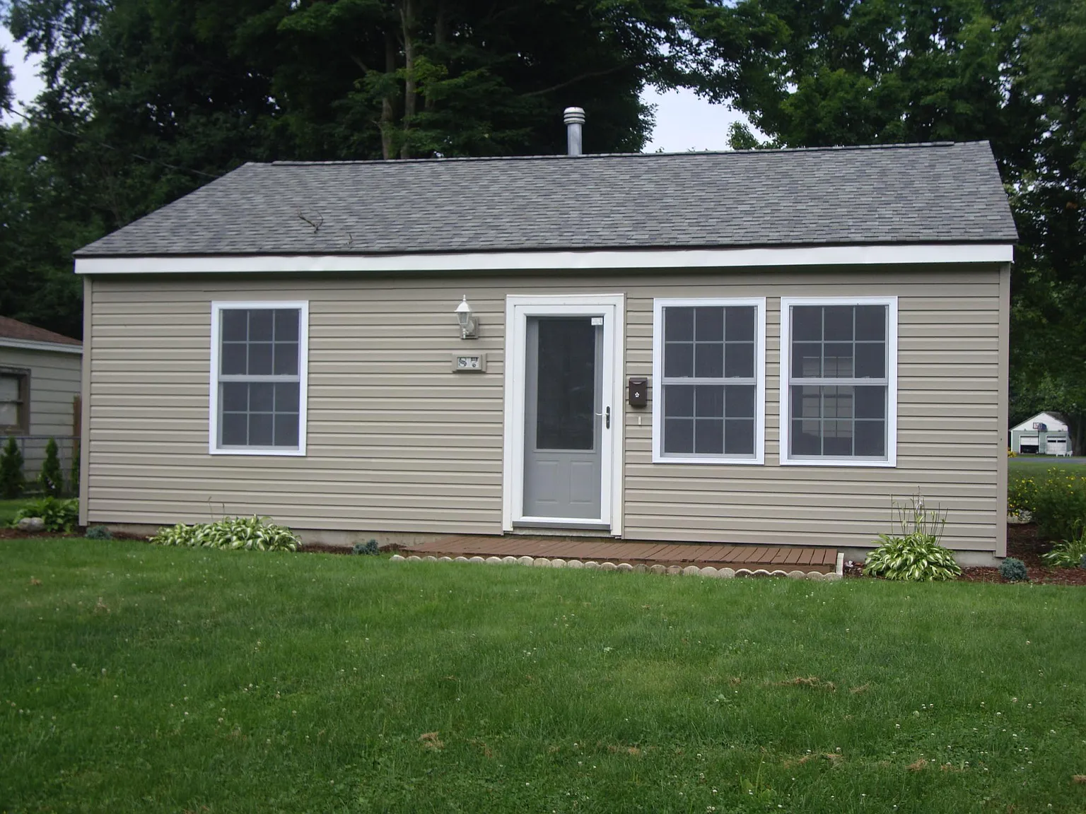 2 bed, 750 sqft, $1,200 — Photo 1