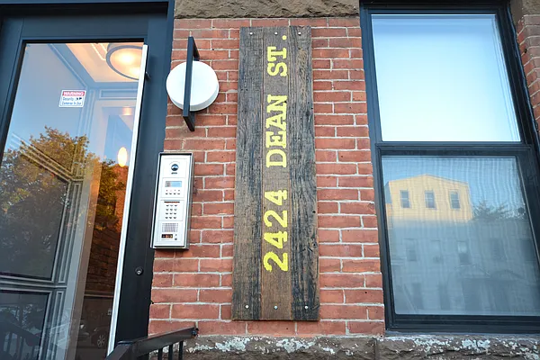 Rented by Bold New York | media 27