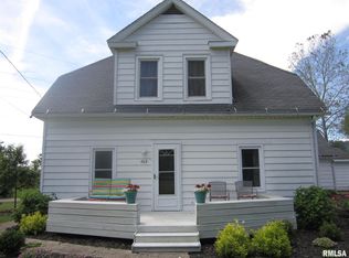 703 N Taylor St, Athens, IL 62613