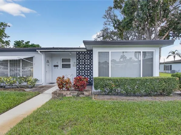 572 High Point Dr APT D, Delray Beach, FL 33445